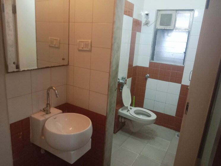 Bathroom, k-raheja-palm-court 1 Bedroom 450 Sq.Ft. Apartment In Malad West Mumbai 8825075
