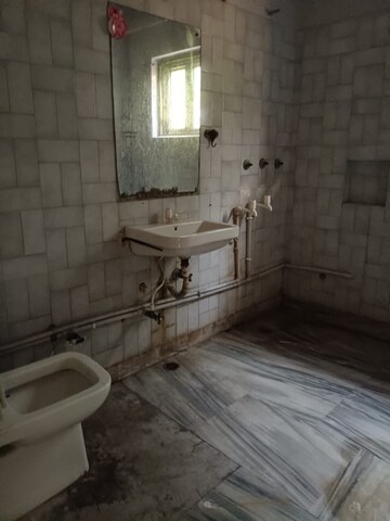 Bathroom in 3 BHK Independent House at Sector 55 – for Rent