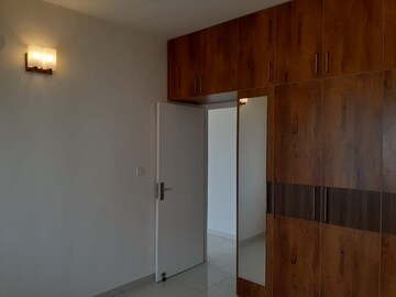 Room in 2 BHK Apartment at Godrej Avenues, Yelahanka – for Rent