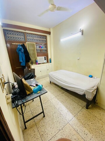 Room in  Pg at Hiranandani Estate – for Rent