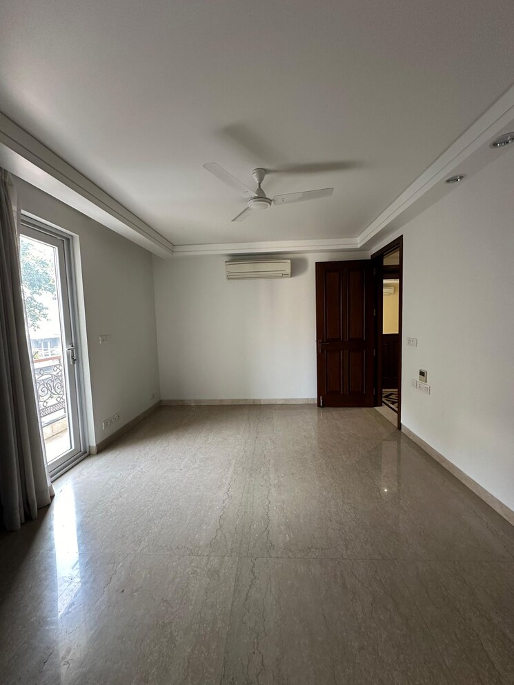 Room, veera-safdarjung-enclave 4 Bedroom 2700 Sq.Ft. Apartment In Safdarjung Enclave Delhi 8825053