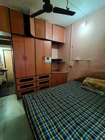 Bedroom in 1 BHK Apartment at Andheri West – for Rent