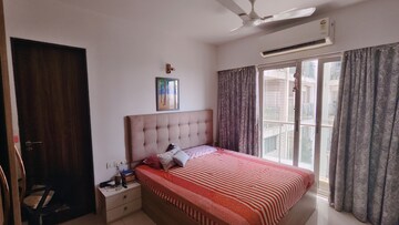 Bedroom in 2 BHK Apartment at K Raheja Palm Spring, Malad West – for Rent