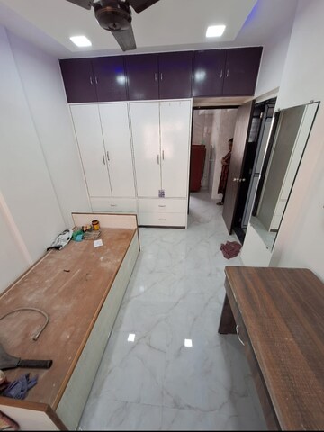 Room in 2 BHK Apartment at Andheri West – for Rent