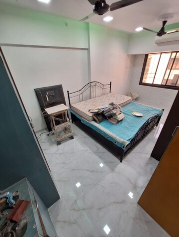 Master Bedroom in 2 BHK Apartment at Andheri West – for Rent