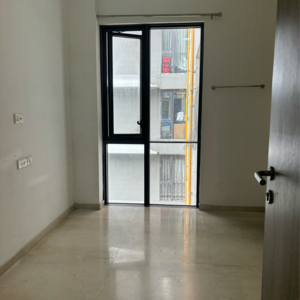 Room in 2 BHK Apartment at Lodha Parkside, Kamala Mill – for Sale