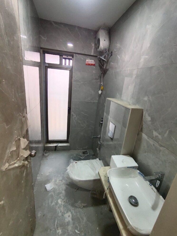 Bathroom, ganesh-chs-andheri-west 2 Bedroom 700 Sq.Ft. Apartment In Andheri West Mumbai 8825315