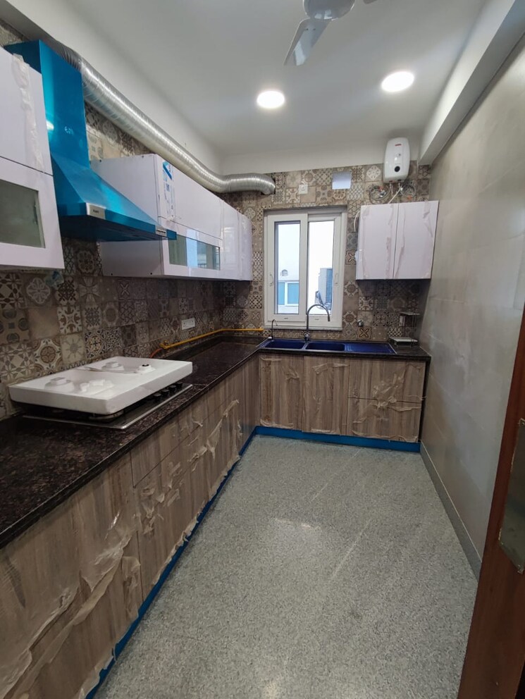 Kitchen, safdarjung development area 4 Bedroom 2500 Sq.Ft. Apartment In Safdarjung Development Area Delhi 8825317