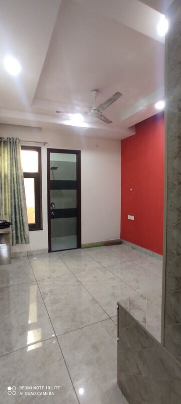 Room in 3 BHK Builder Floor at Motia Blue Ridge, Dhakoli – for Rent