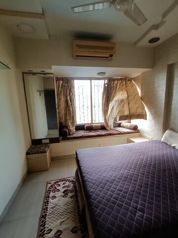 Bedroom in 2 BHK Apartment at Shree Vallabh Apartment Malad, Malad West – for Rent