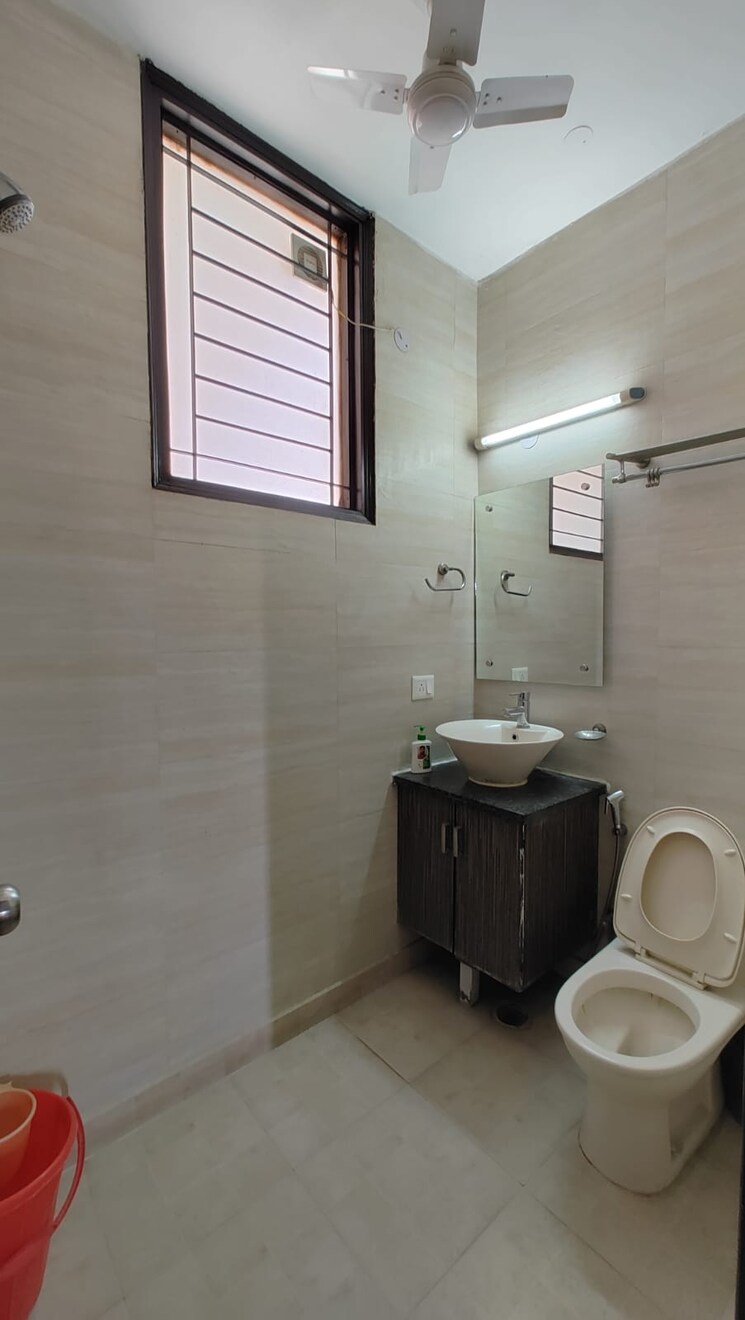 Bathroom, dda-rosewood-apartments 3.5 Bedroom 2200 Sq.Ft. Apartment In Vasant Kunj Delhi 8825559