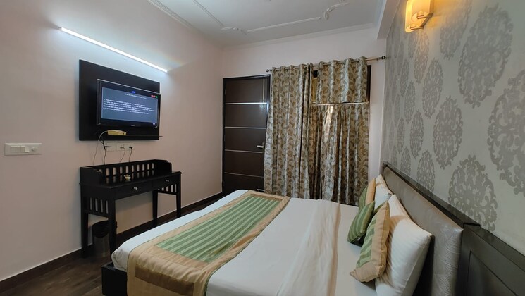 Bedroom, dda-rosewood-apartments 3.5 Bedroom 2200 Sq.Ft. Apartment In Vasant Kunj Delhi 8825559