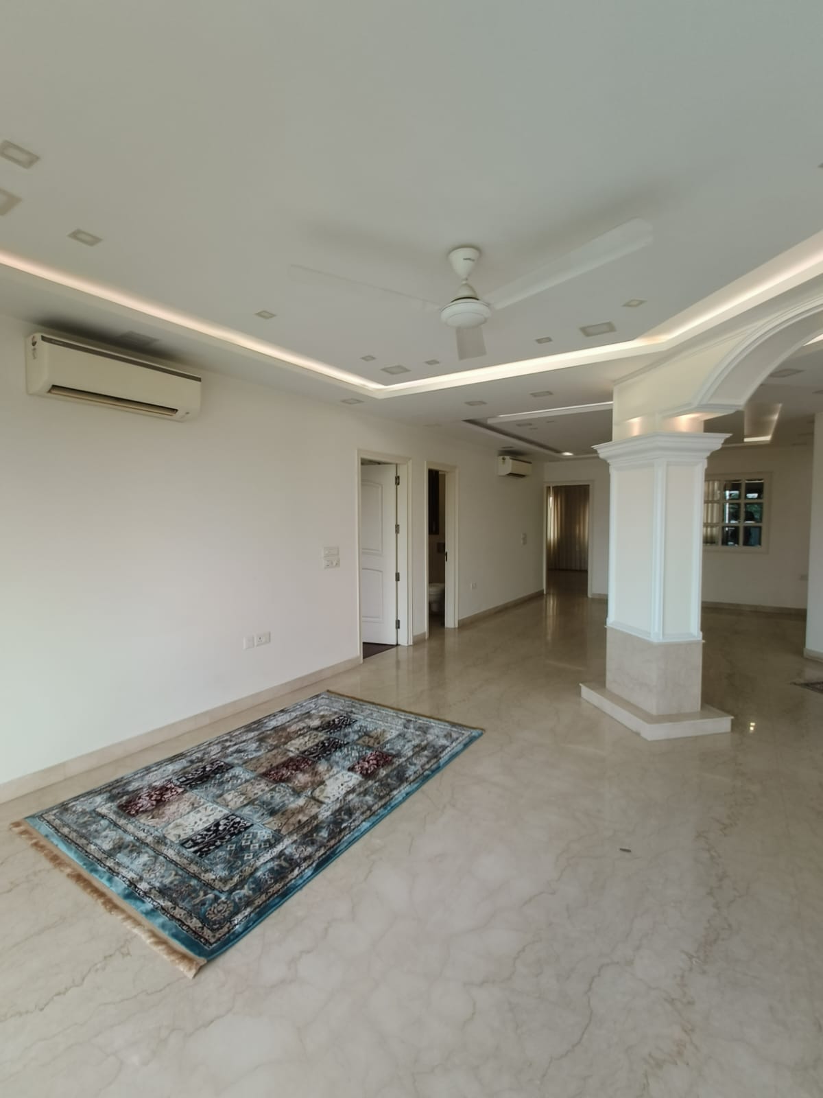 3 BHK + Servant Room Builder Floor For Rent in Defence Colony