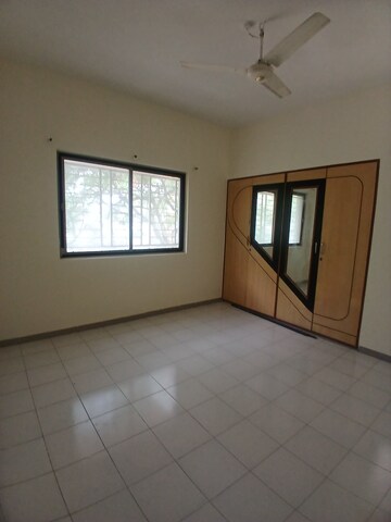 Room in 3 BHK Apartment at Darga Road – for Rent