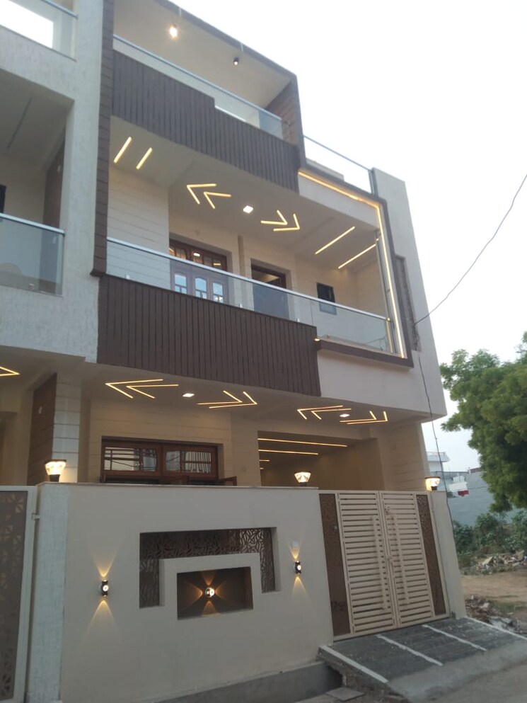 Exterior View, indira nagar 3 Bedroom 2400 Sq.Ft. Villa In Indira Nagar Lucknow 8825989