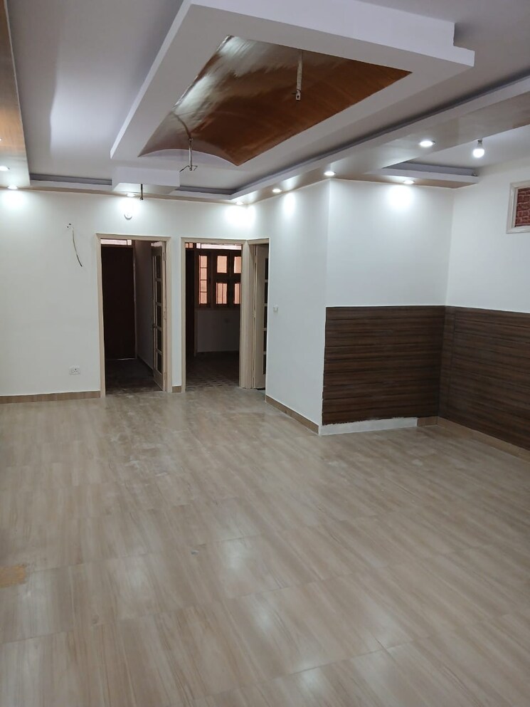 Room, pochanpur colony 3 Bedroom 1080 Sq.Ft. Builder Floor In Pochanpur Colony Delhi 8825980