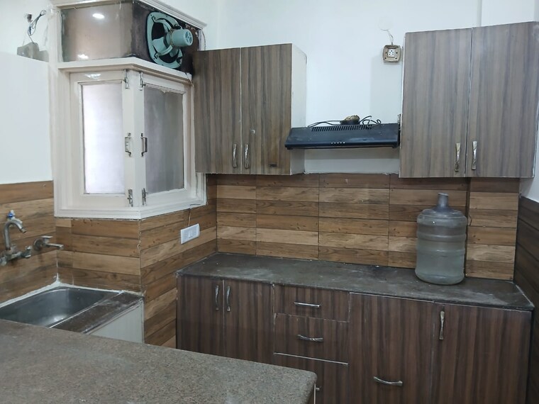 Kitchen, pochanpur colony 3 Bedroom 1080 Sq.Ft. Builder Floor In Pochanpur Colony Delhi 8825980