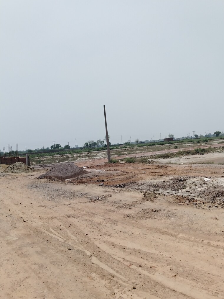 undefined, goverdhan  100 Sq.Yd. Plot In Goverdhan Mathura 8825981