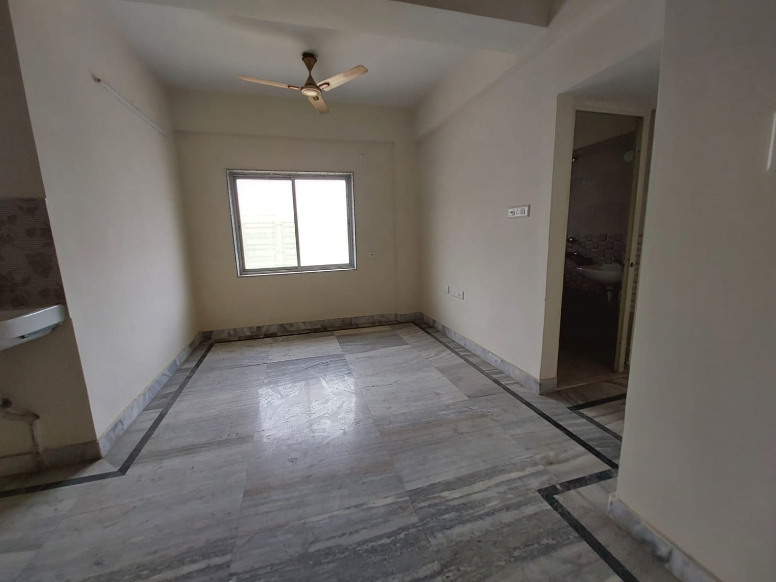 2 BHK + Servant Room Apartment For Sale in Shrachi Newtown Villas