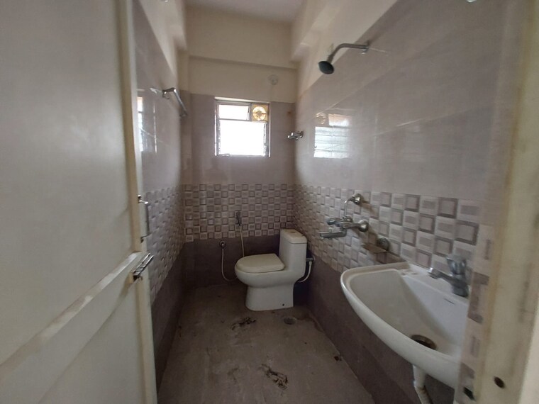 Bathroom, shrachi-newtown-villas 2 Bedroom 1095 Sq.Ft. Apartment In New Town Kolkata 8826140
