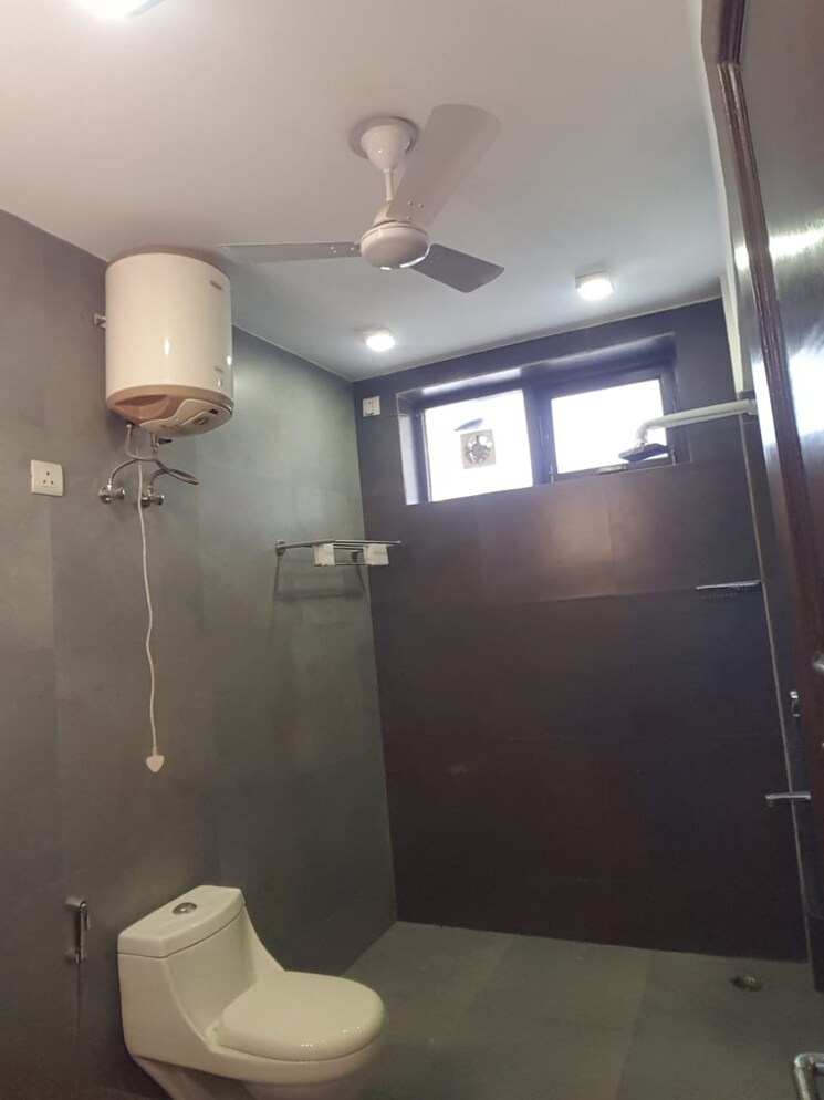 Bathroom, geetanjali enclave 4 Bedroom 3000 Sq.Ft. Apartment In Geetanjali Enclave Delhi 8826059