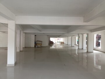 Parking in  Showroom at Rajpur Road – for Rent