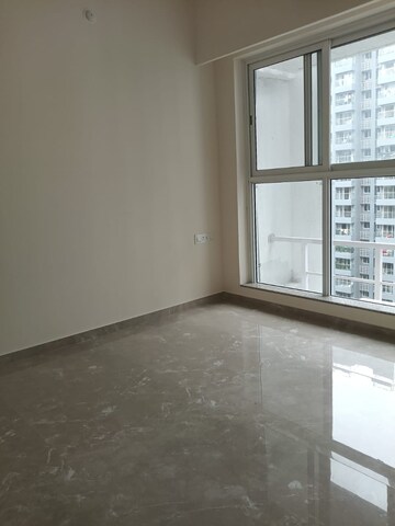 Room in 1 BHK Apartment at LnT Veridian, Powai – for Rent