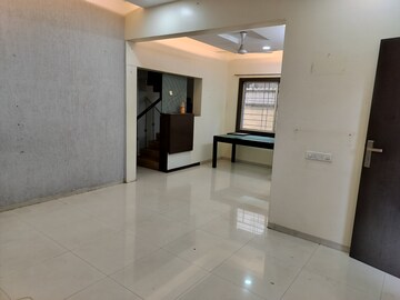 Room in 3 BHK Villa at Sunshine Villas, Rahatani – for Rent