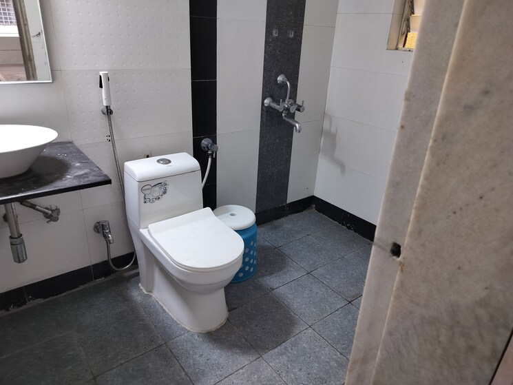 Bathroom, sunshine-villas 3 Bedroom 2600 Sq.Ft. Villa In Rahatani Pune 8826304