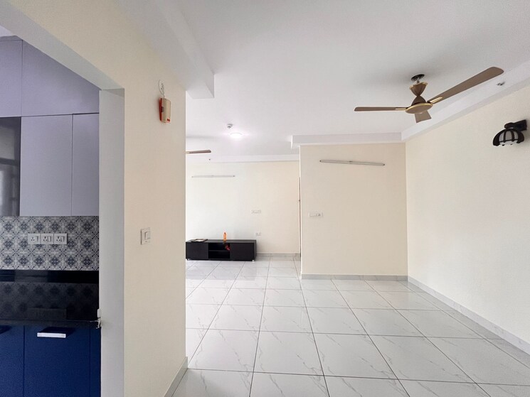 Bathroom, mantri-manyata-lithos 3 Bedroom 1920 Sq.Ft. Apartment In Thanisandra Bangalore 8826325