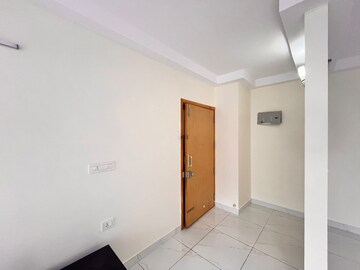 Room in 3 BHK Apartment at Mantri Manyata Lithos, Thanisandra – for Rent