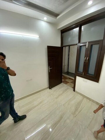 Room in 3 BHK Builder Floor at Indrapuram – for Sale