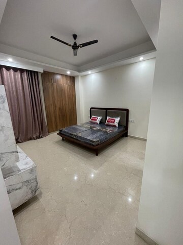 Room in 4 BHK Builder Floor at Gail CGHS, Sector 56 – for Rent