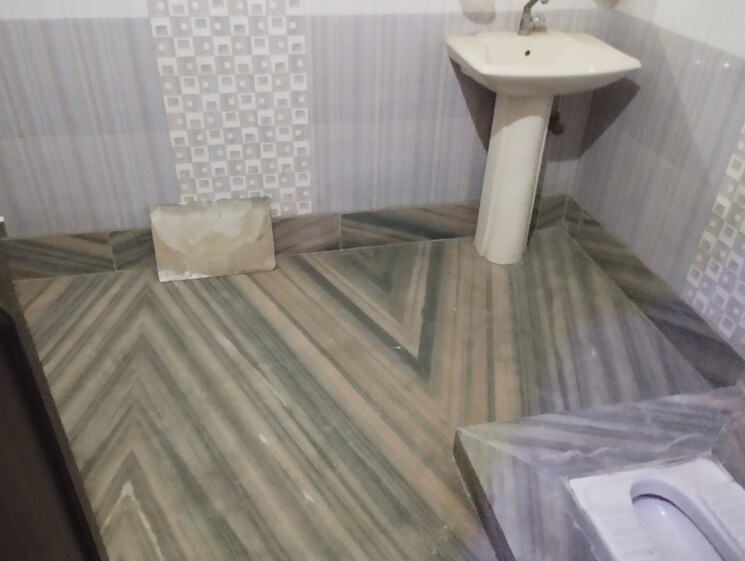 Bathroom, sector 15 3 Bedroom 300 Sq.Yd. Independent House In Sector 15 Sonipat 8826421