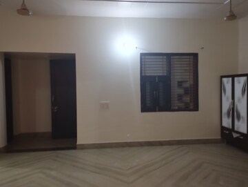 Room in 3 BHK Independent House at Sector 15 – for Rent