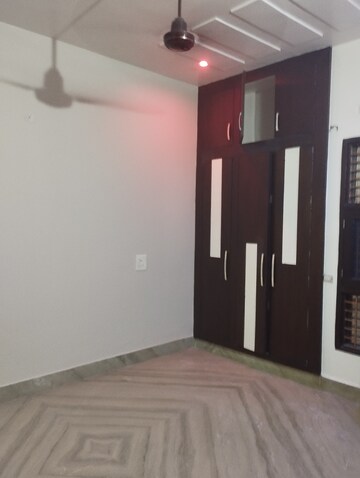 Room in 3 BHK Independent House at Sector 15 – for Rent