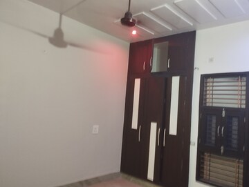 Room in 3 BHK Independent House at Sector 15 – for Rent