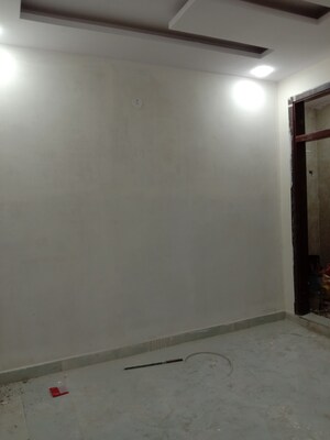 Room in 2 BHK Builder Floor at Dwarka Mor – for Sale