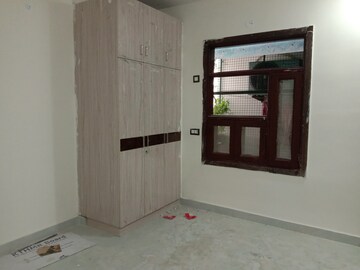Room in 2 BHK Builder Floor at Dwarka Mor – for Sale
