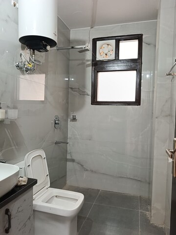 Master Bedroom in 3 BHK Builder Floor at SS Southend Floors, South City 2 – for Rent