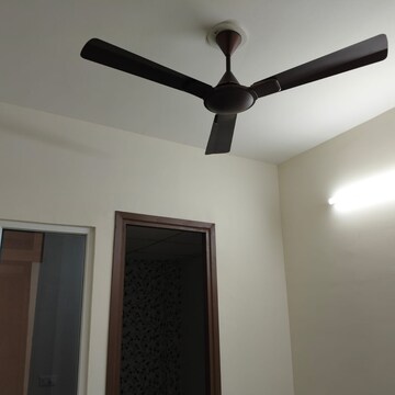 Furnished Amenities in 3.5 BHK Apartment at SKA Divya Towers, Sector 16 Greater Noida – for Rent