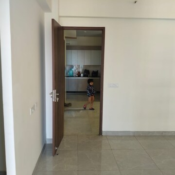 Room in 2.5 BHK Apartment at Mahagun Mywoods, Sector 16c Greater Noida – for Rent