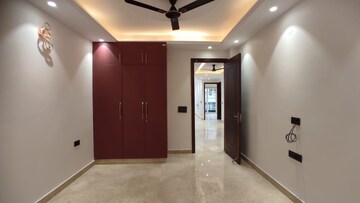 Room in 3 BHK Builder Floor at Safdarjung Development Area – for Rent