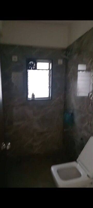 Room in 2 BHK Apartment at Ghatkopar East – for Rent