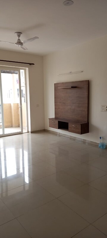 Room in 3 BHK Builder Floor at Emaar Emerald Floors, Sector 65 – for Rent