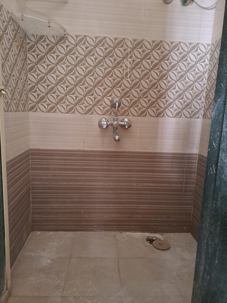 Bathroom, happy-valley 2 Bedroom 1050 Sq.Ft. Apartment In Manpada Thane 8826618