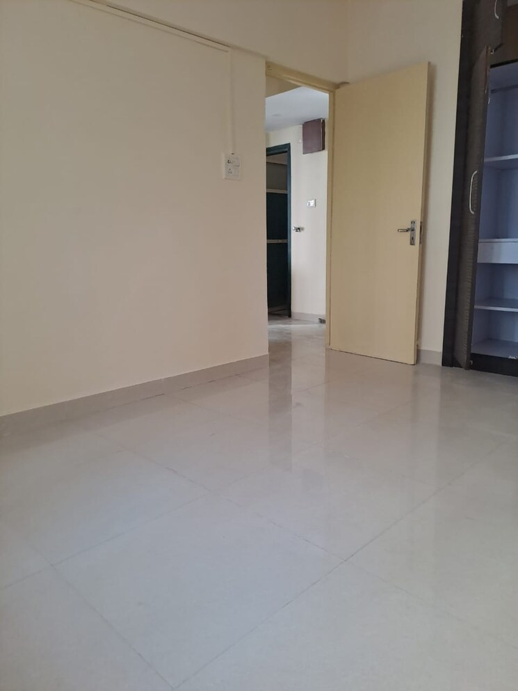 Room, happy-valley 2 Bedroom 1050 Sq.Ft. Apartment In Manpada Thane 8826618