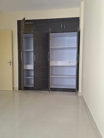 Room in 2 BHK Apartment at Happy Valley, Manpada – for Rent