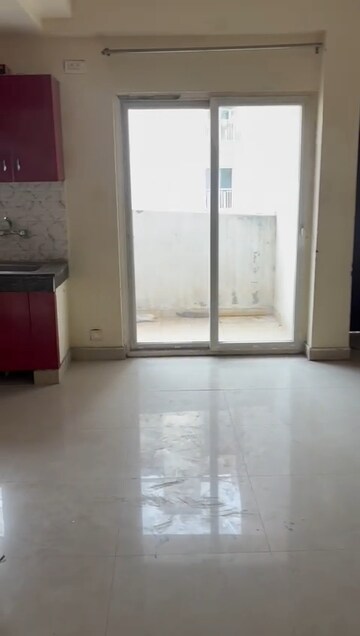 Room in 2.5 BHK Apartment at Fusion Homes, Tech Zone 4 Greater Noida – for Sale