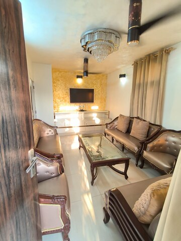 Master Bedroom in 2 BHK Builder Floor at Rajouri Garden – for Rent
